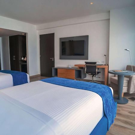 Wyndham Guayaquil, Puerto Santa Ana Hotel ภายนอก รูปภาพ